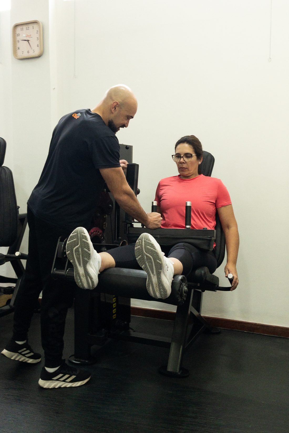 Aluno em treino orientado no estúdio.